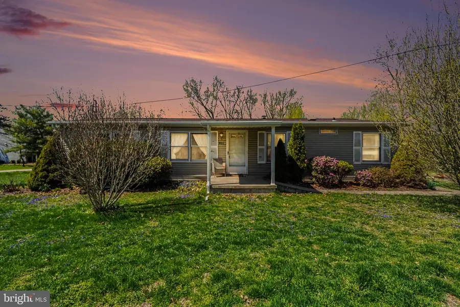 204 N 3rd St, Halifax, PA 17032 - #3