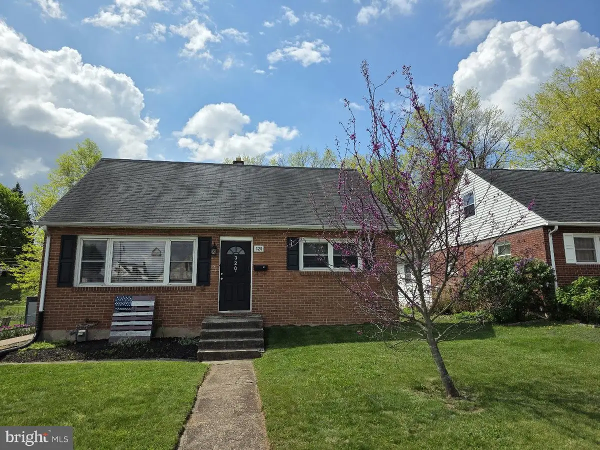 320 E Roosevelt Ave, Middletown, PA 17057 - #1