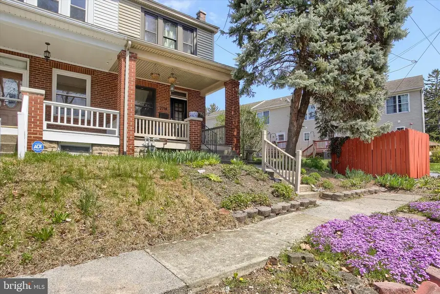 2714 Greenwood St, Harrisburg, PA 17111 - #2