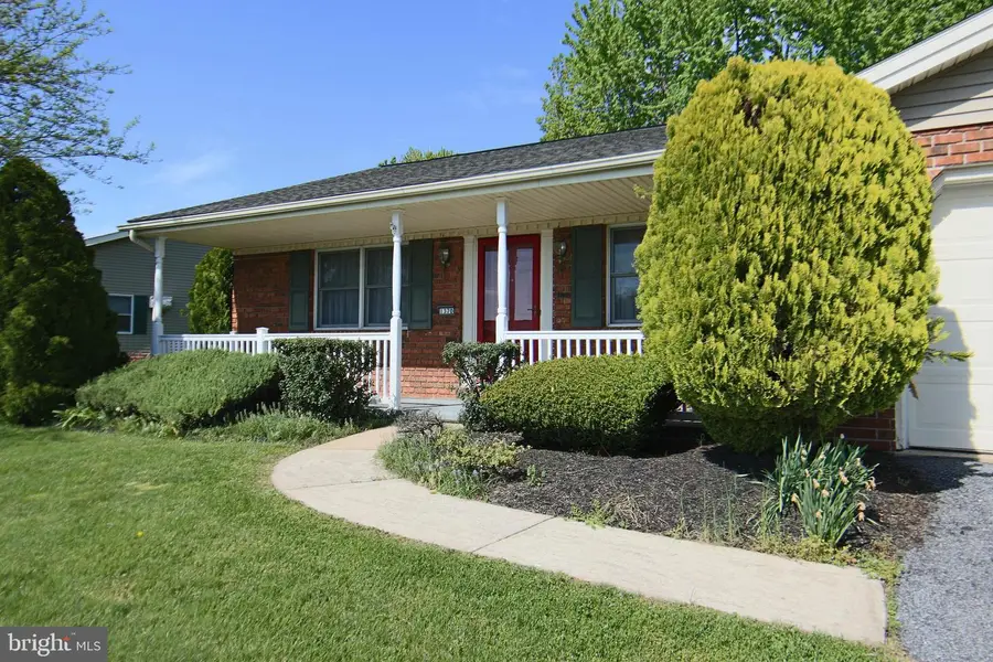 1370 Woodridge Dr, Middletown, PA 17057 - #2