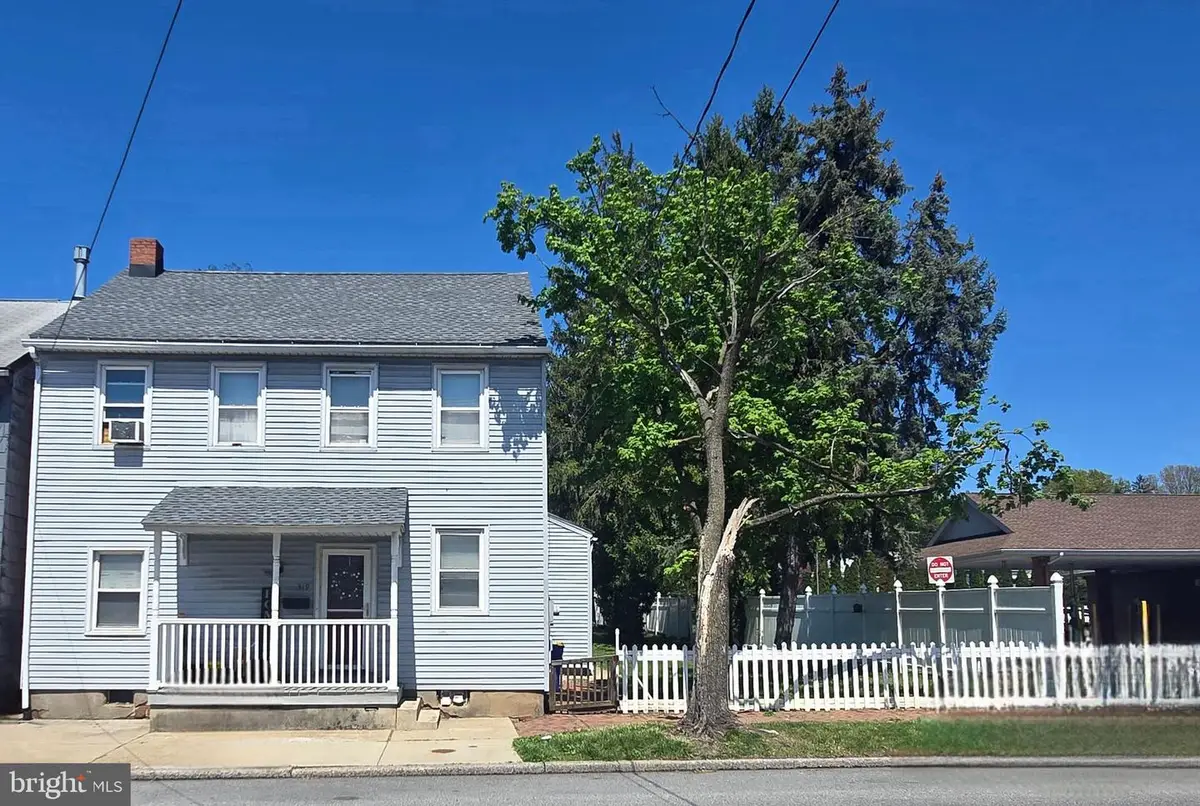 319 E Main St, Middletown, PA 17057 - #1