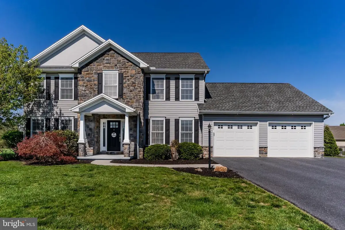 7178 Beaver Creek Rd, Harrisburg, PA 17112 - #1