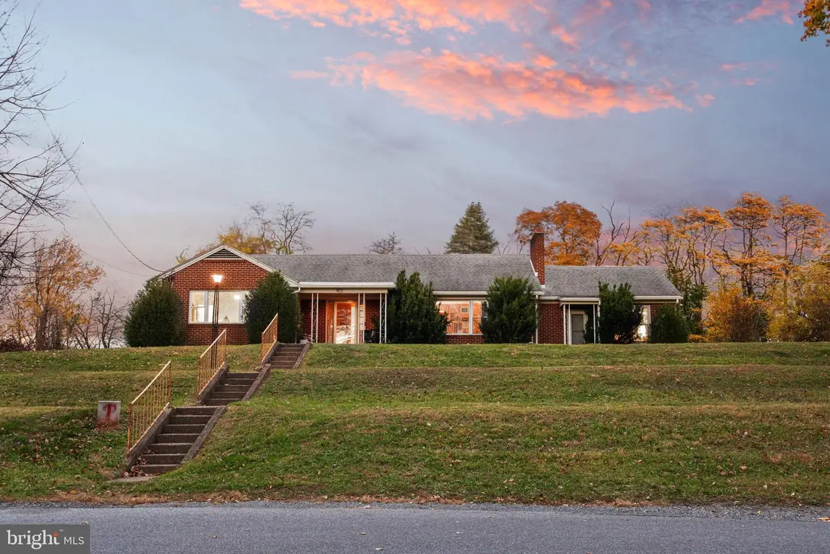 401 Village Rd, Harrisburg, PA 17112 - #1