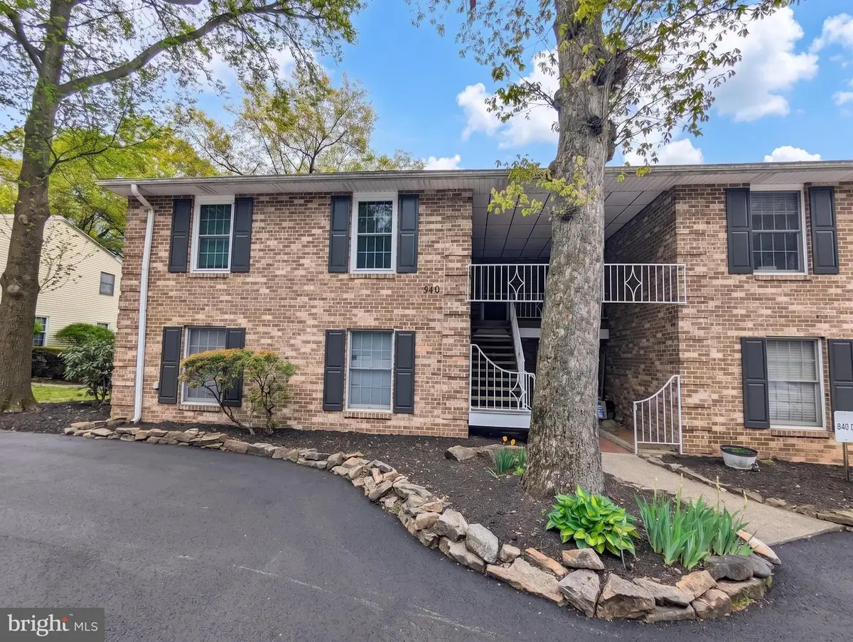 940a Innsbruck Dr, Hummelstown, PA 17036 - #1