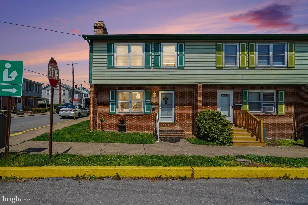 501 Center St, Millersburg, PA 17061 - #1