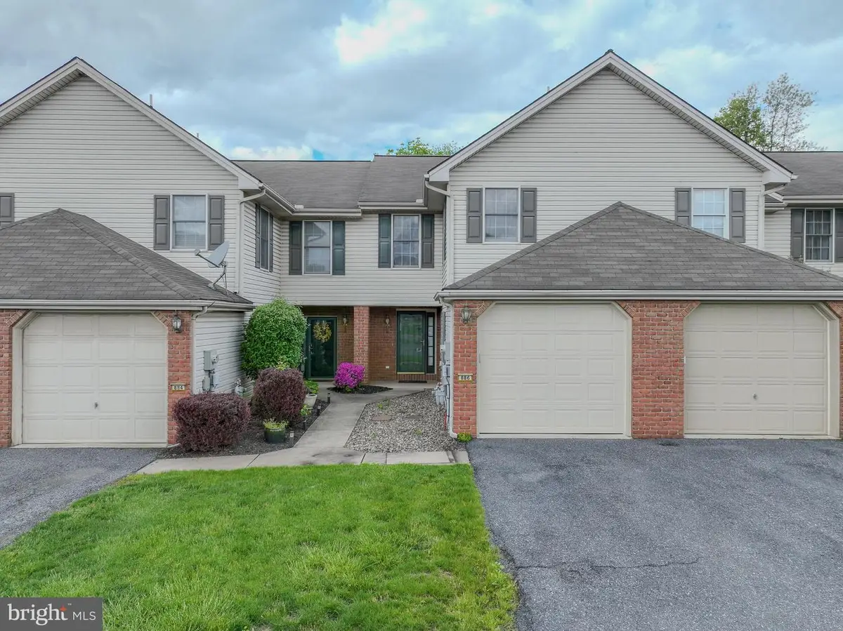 886 Woodridge Dr, Middletown, PA 17057 - #1