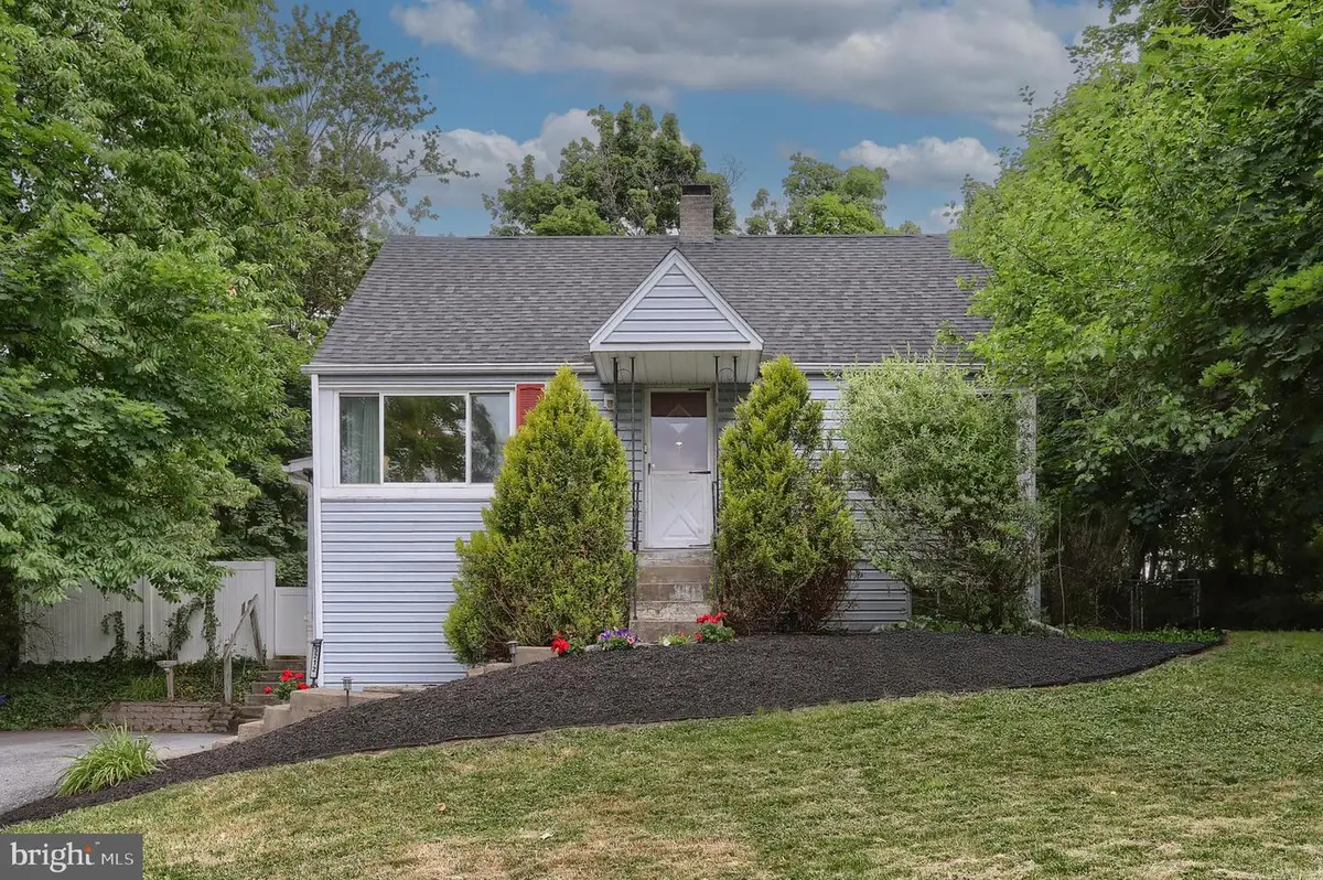 5212 Earl Dr, Harrisburg, PA 17112 - #1