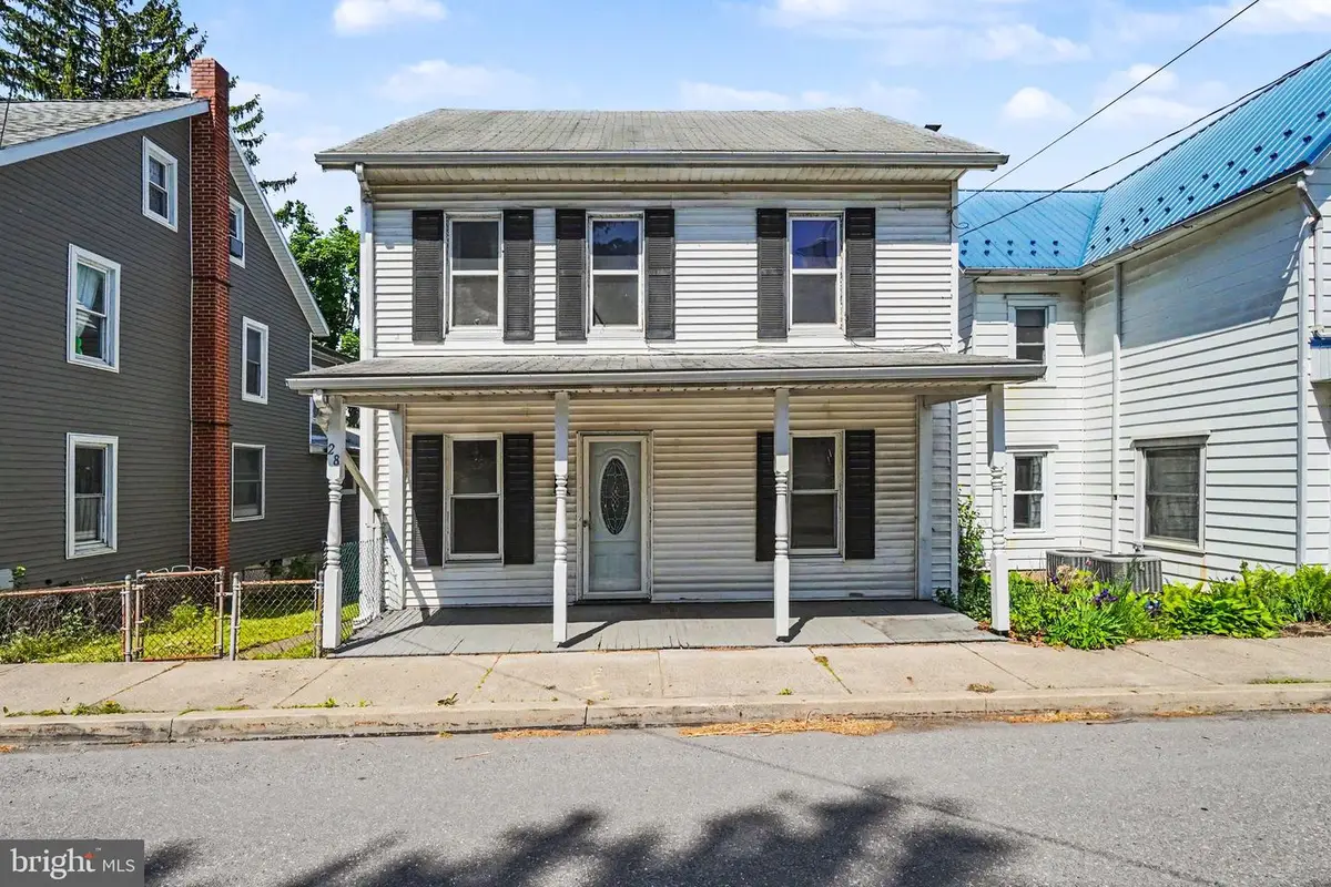 28 N 4th St, Halifax, PA 17032 - #1