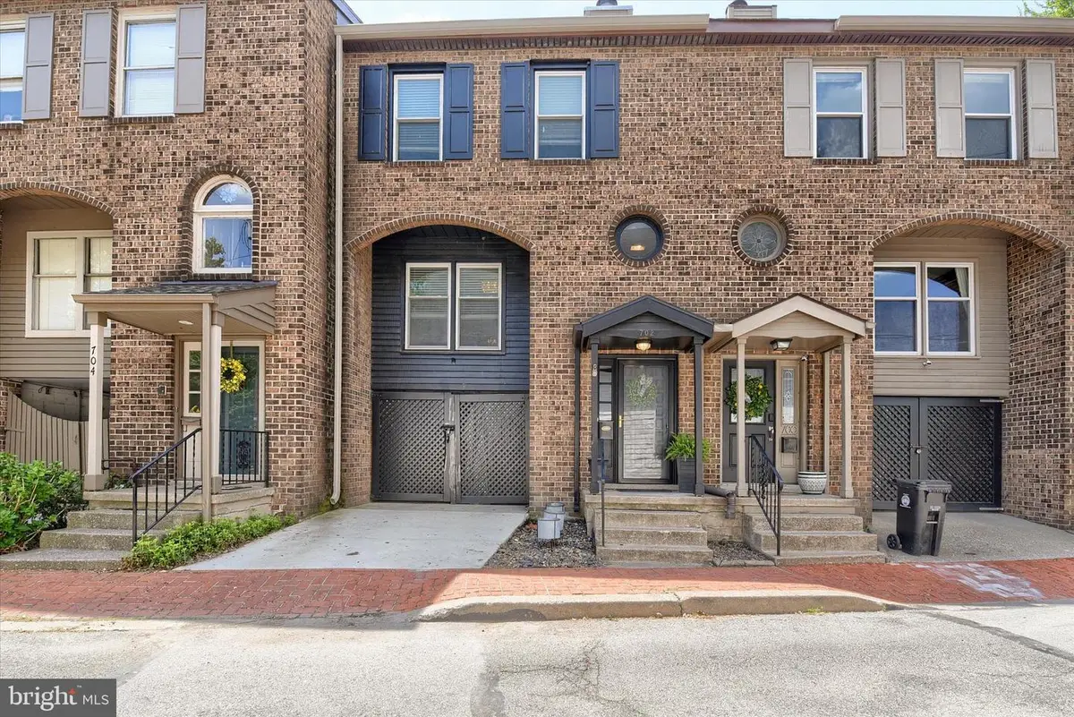 702 Showers St, Harrisburg, PA 17104 - #1