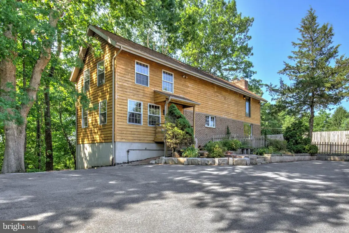 1175 S Meadow Ln, Palmyra, PA 17078 - #1
