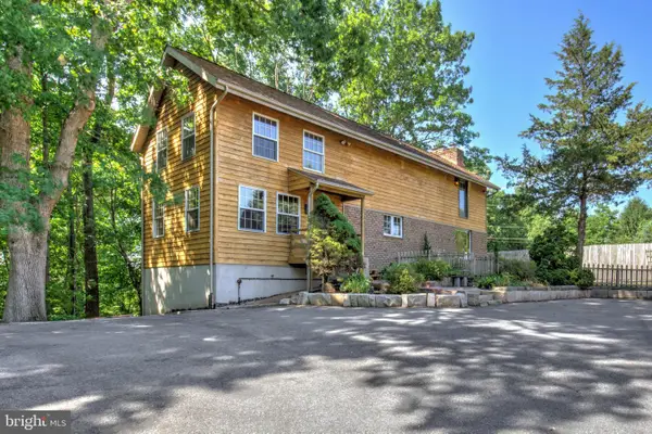 1175 S Meadow Ln, PALMYRA, PA 17078