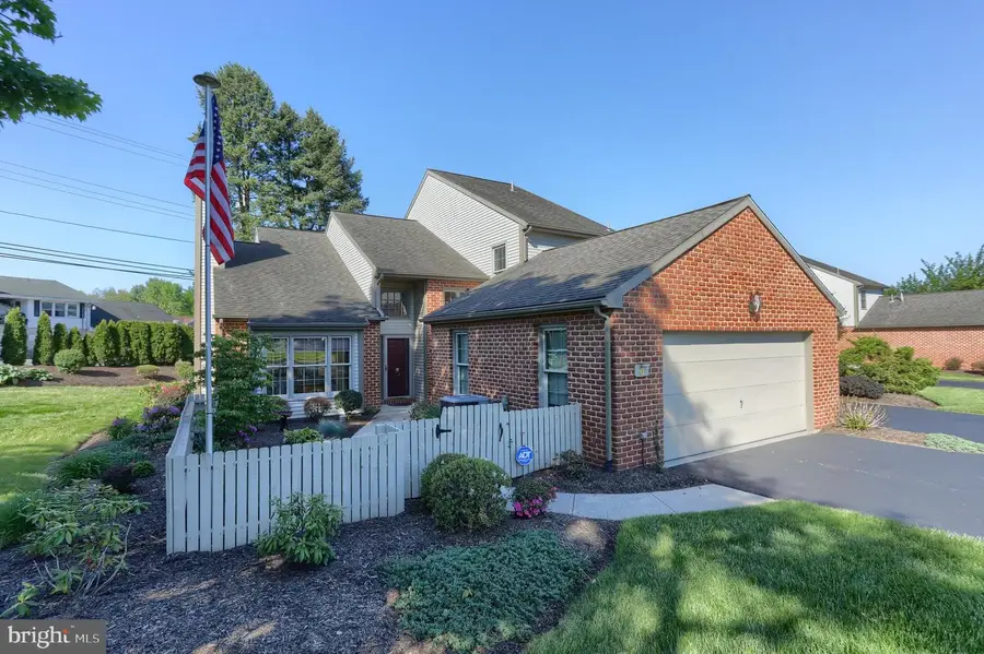 4 Cambridge Dr, Hershey, PA 17033 - #2