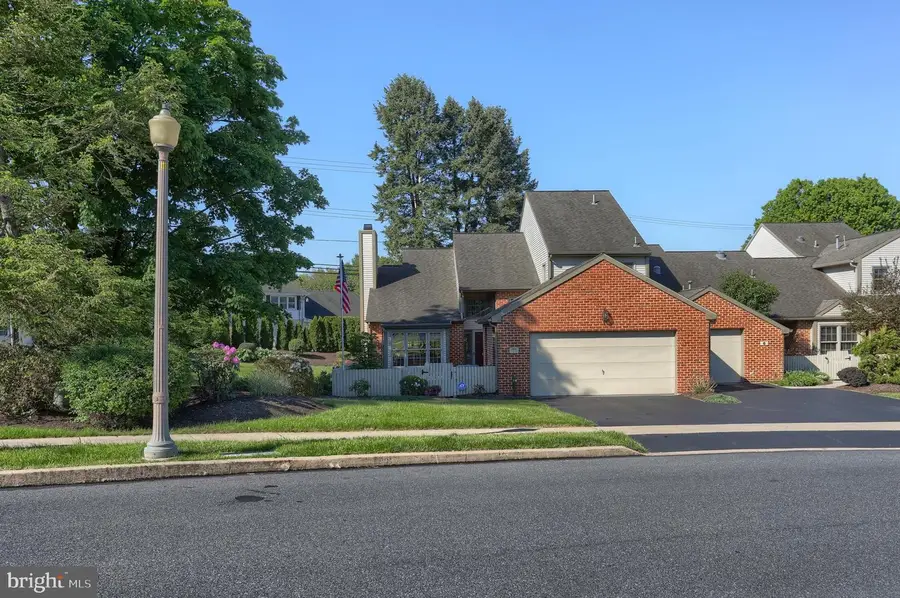 4 Cambridge Dr, Hershey, PA 17033 - #3
