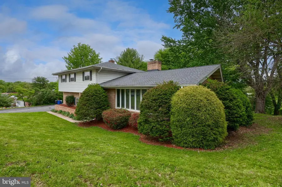 632 Adelia St, Middletown, PA 17057 - #2
