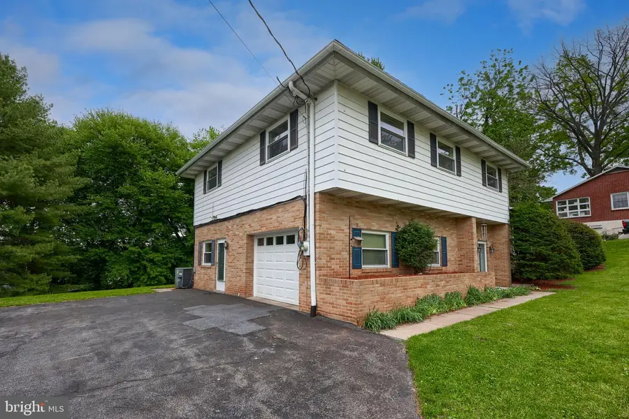 632 Adelia St, Middletown, PA 17057 - #3