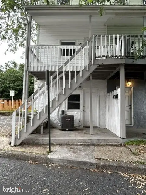 226 Mulberry St, STEELTON, PA 17113