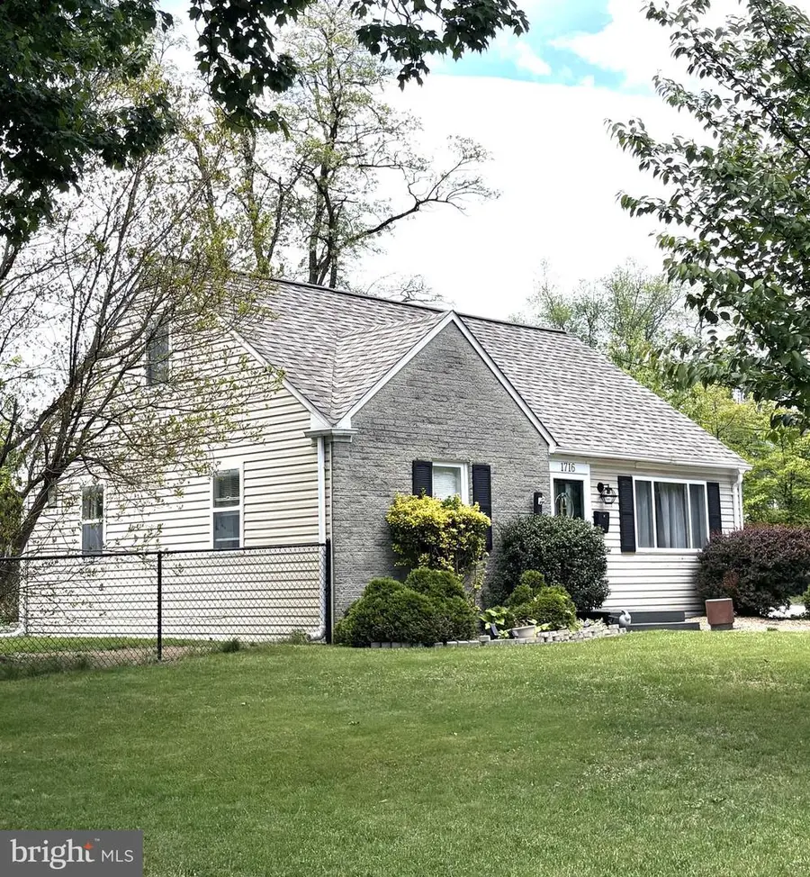 1716 Glenside Dr, Harrisburg, PA 17109 - #2