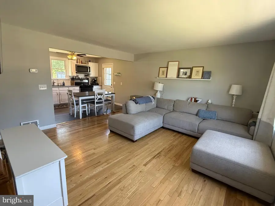 326 E Roosevelt Ave, Middletown, PA 17057 - #2