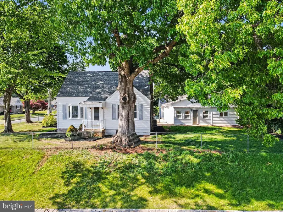 105 Oak Hill Dr, Middletown, PA 17057 - #2