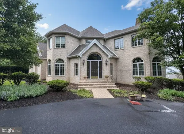 2394 Forest Hills Dr, HARRISBURG, PA 17112