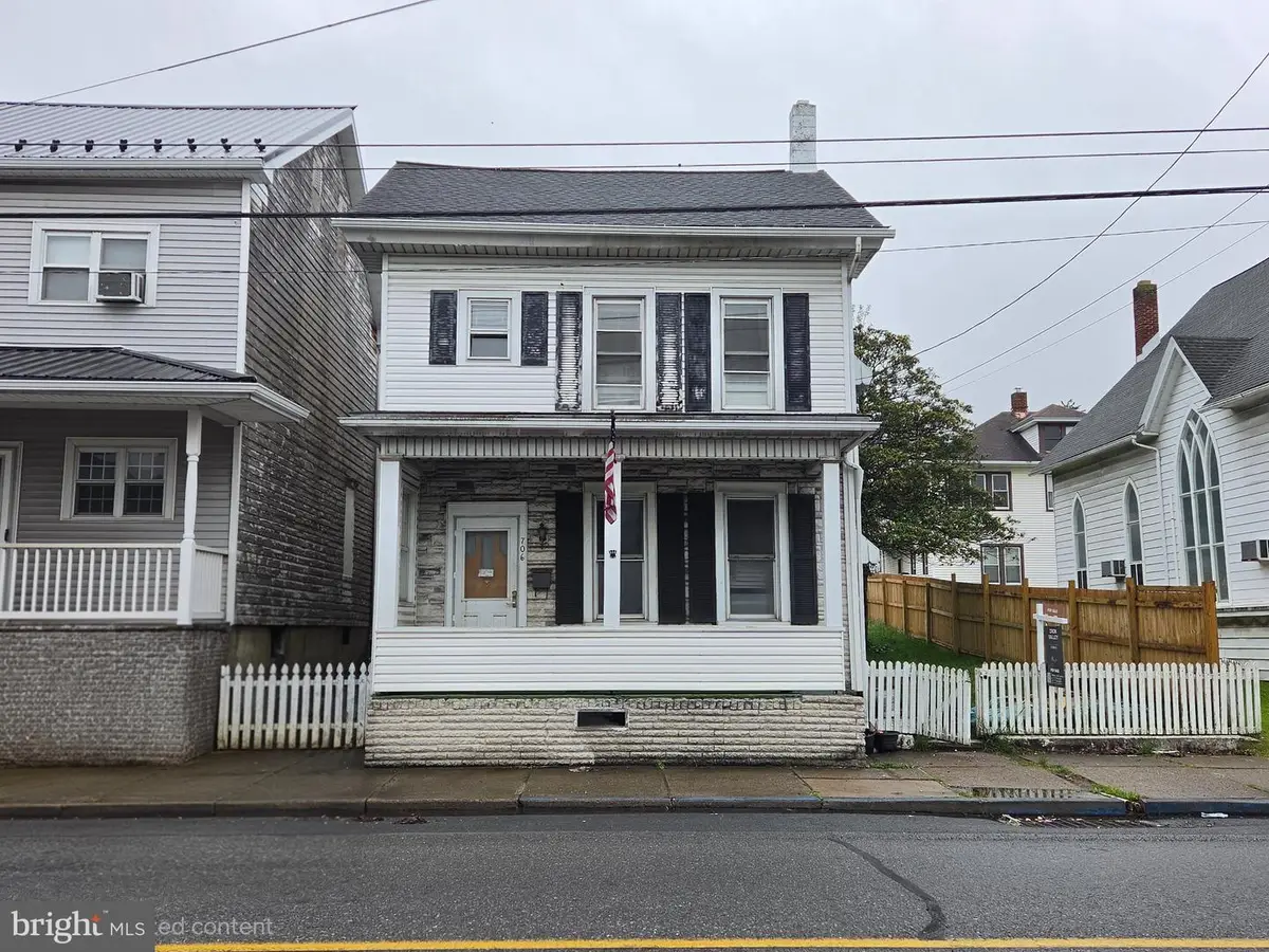 706 Main St, Lykens, PA 17048 - #1