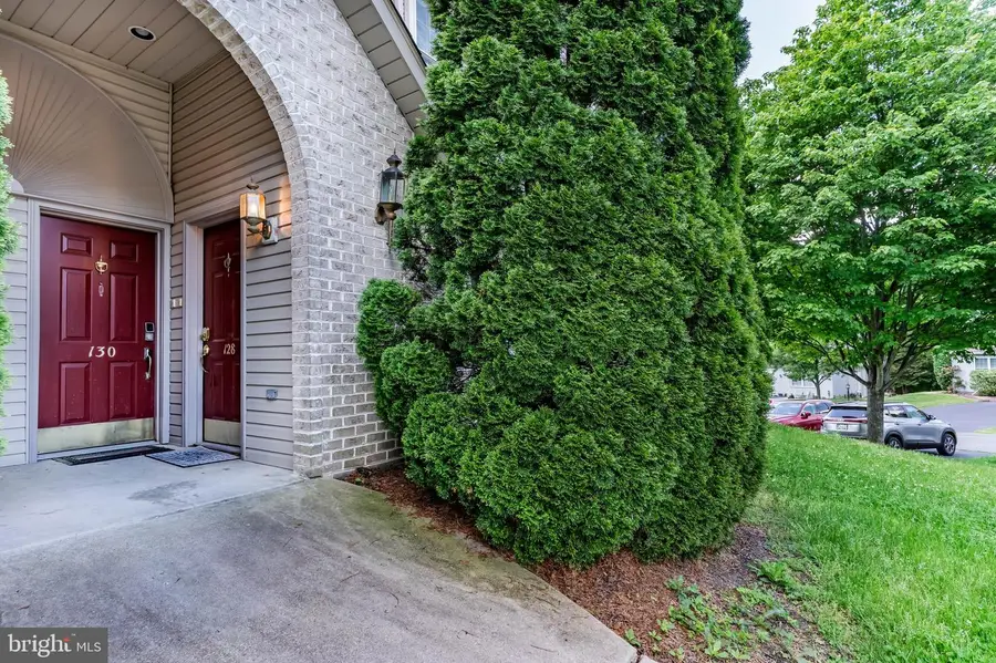128 Hiddenwood Dr, Harrisburg, PA 17110 - #2