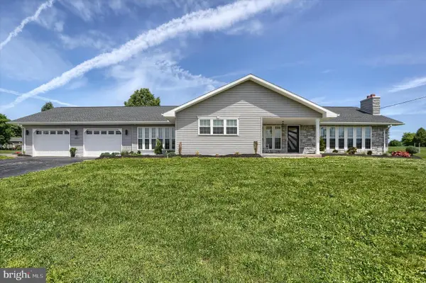 257 N 1st St, BERRYSBURG, PA 17005