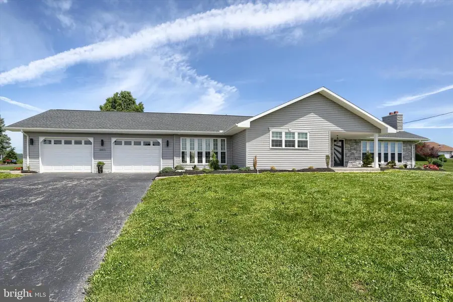 257 N 1st St, Berrysburg, PA 17005 - #2