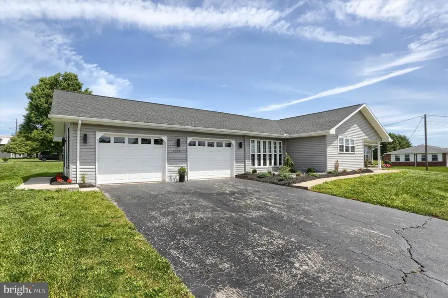 257 N 1st St, Berrysburg, PA 17005 - #3