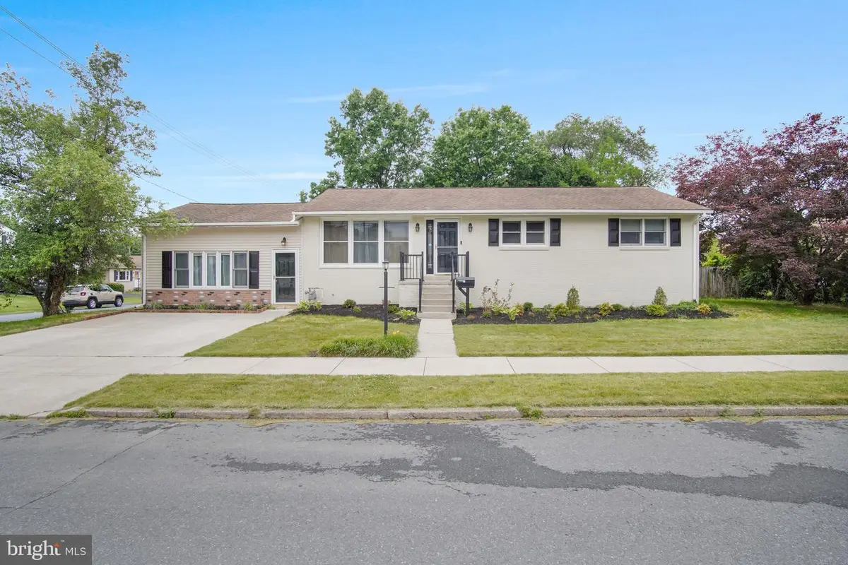 705 Shield St, Harrisburg, PA 17109 - #1