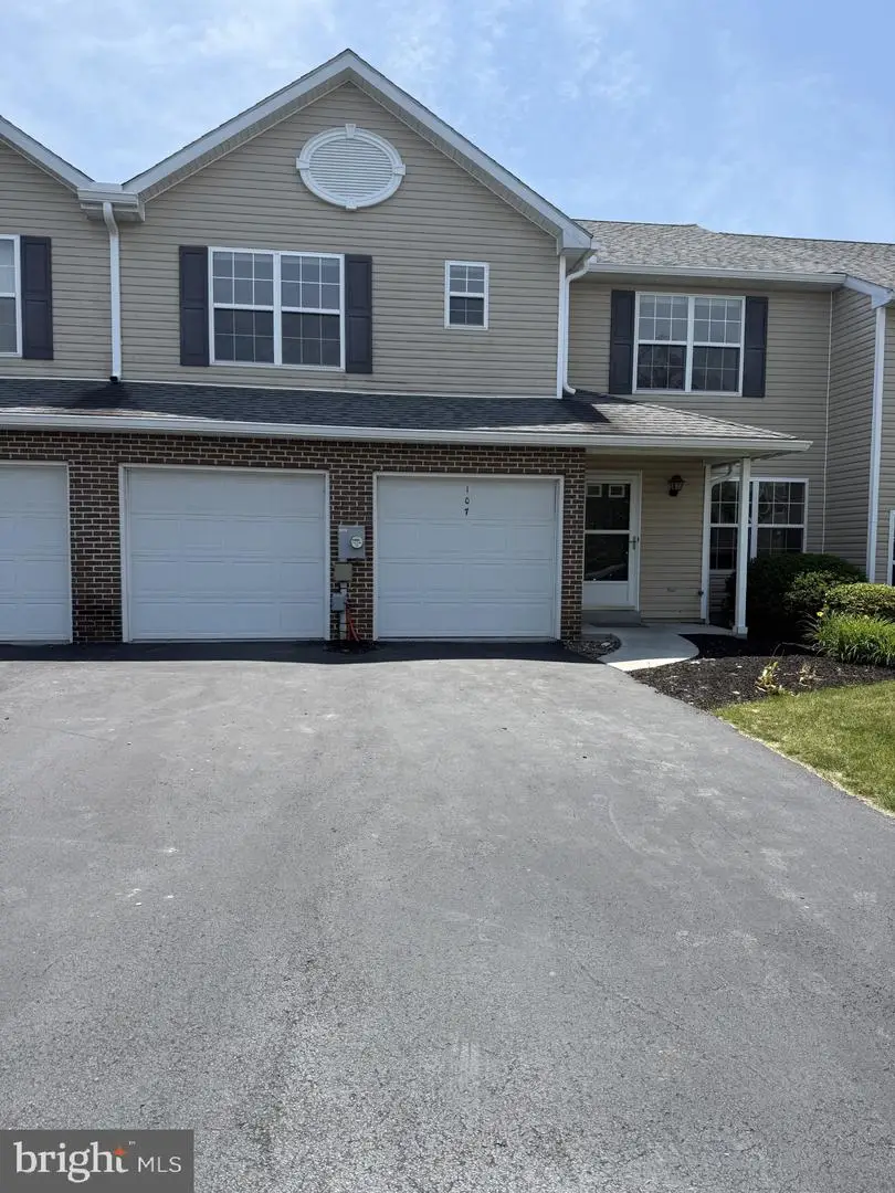 107 Peregrine Ln, Hummelstown, PA 17036 - #1
