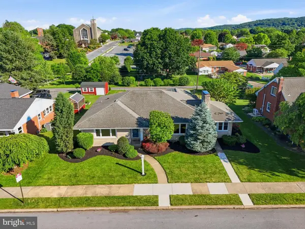 412 W Caracas Ave, HERSHEY, PA 17033