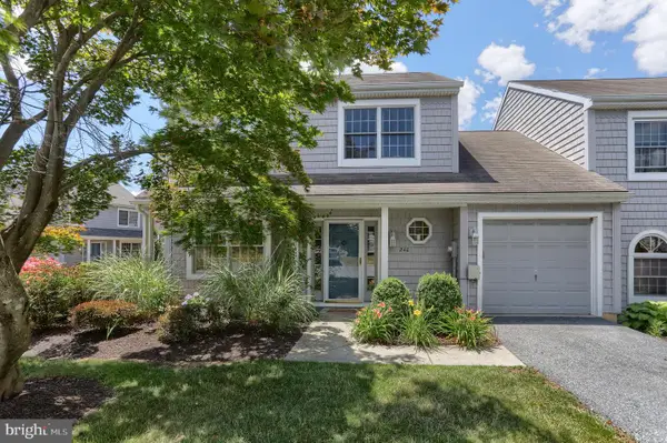 240 Crescent, HERSHEY, PA 17033