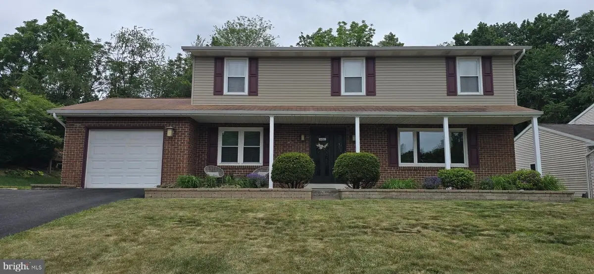 7949 Bayard Dr, Hummelstown, PA 17036 - #1