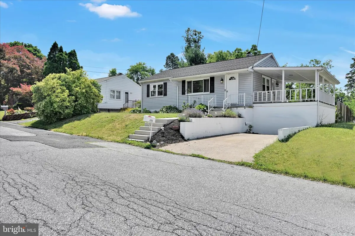 4703 Clarendon St, Harrisburg, PA 17109 - #1