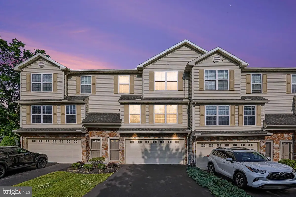 156 Mapleton Blvd, Harrisburg, PA 17112 - #1
