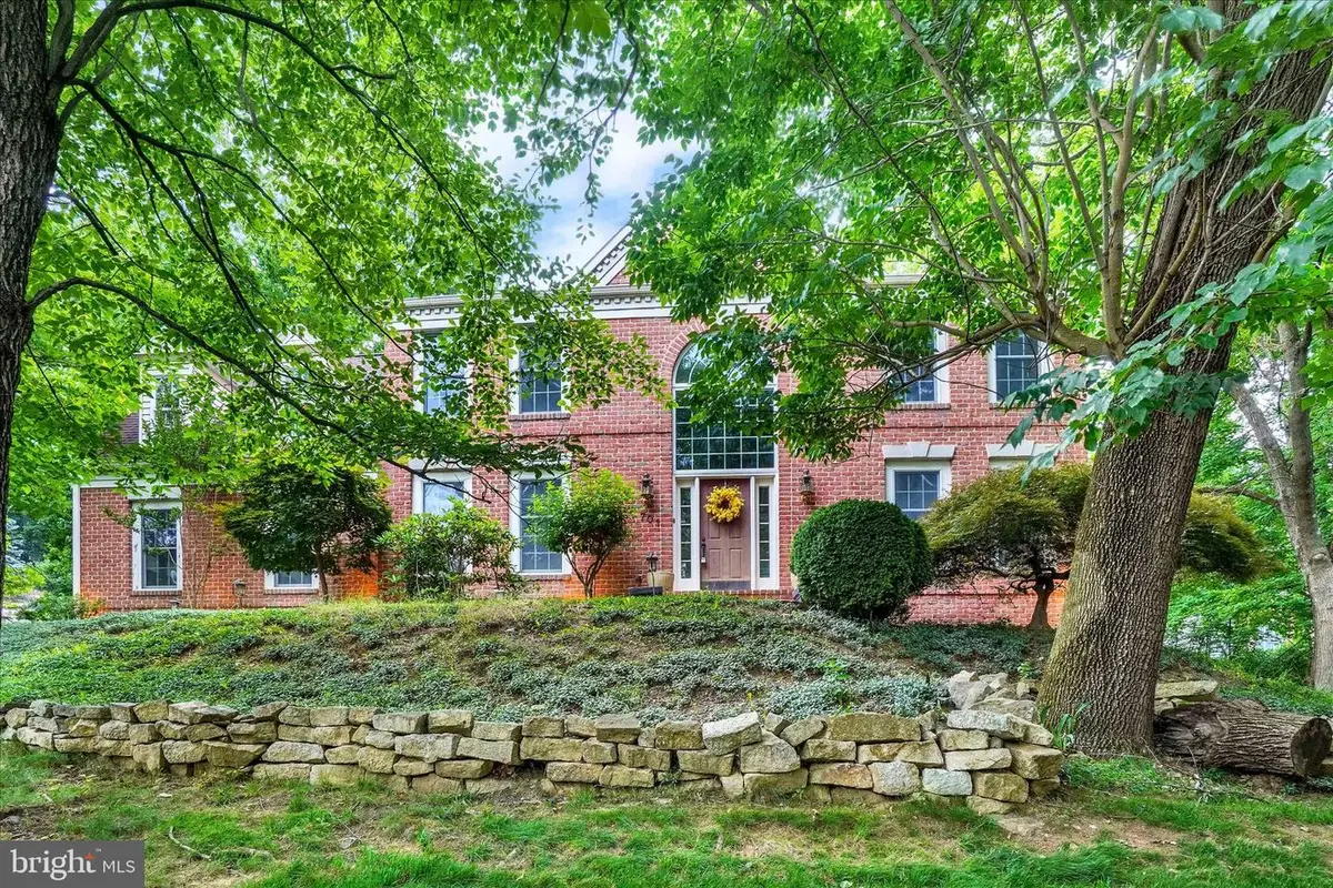 4701 Rock Ledge Dr, Harrisburg, PA 17110 - #1