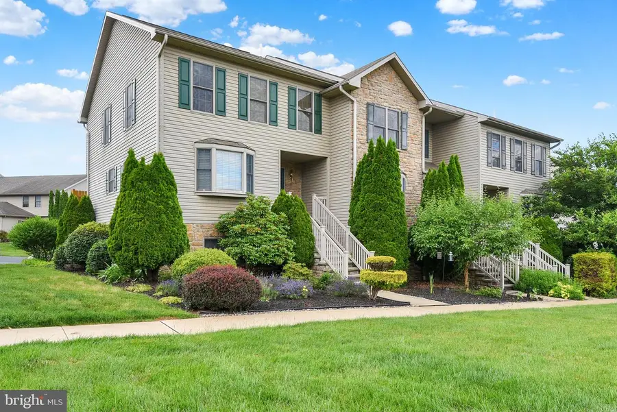 925 Woodridge Dr, Middletown, PA 17057 - #3