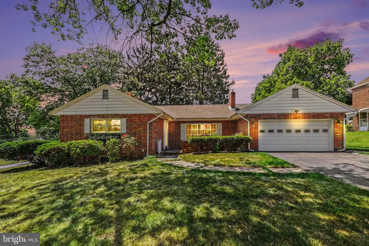 400 Rosewood Ln, Harrisburg, PA 17111 - #1