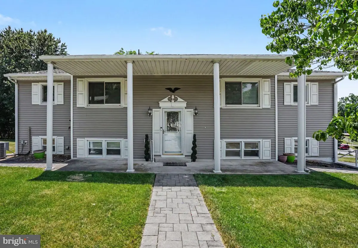 469 Hoffman Dr, Harrisburg, PA 17111 - #1