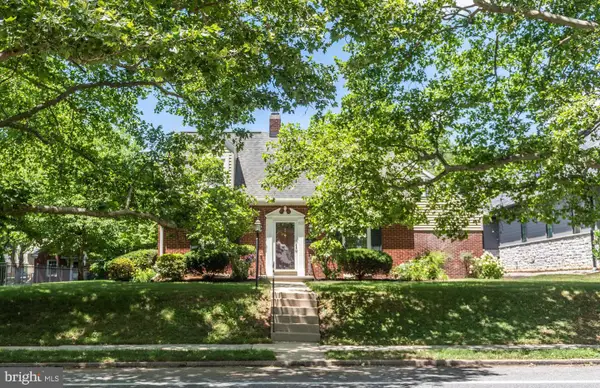 612 Cocoa Ave, HERSHEY, PA 17033