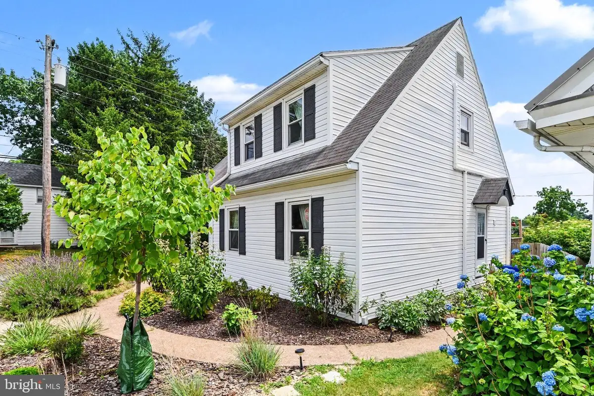 3325 Sunnyside Ave, Harrisburg, PA 17109 - #1