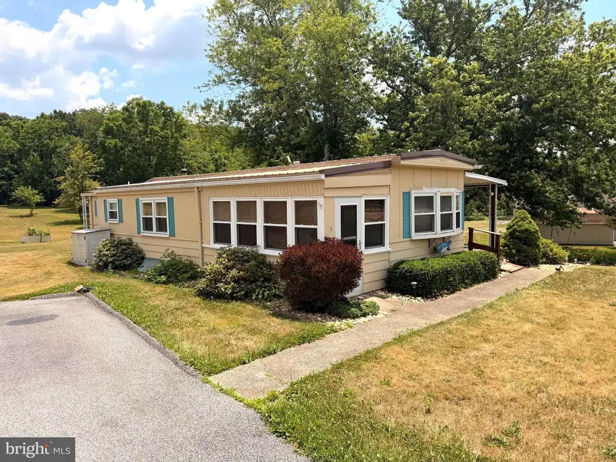 390 N Crawford Rd, Grantville, PA 17028 - #2
