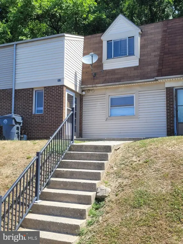707 Saint Marys Dr, STEELTON, PA 17113