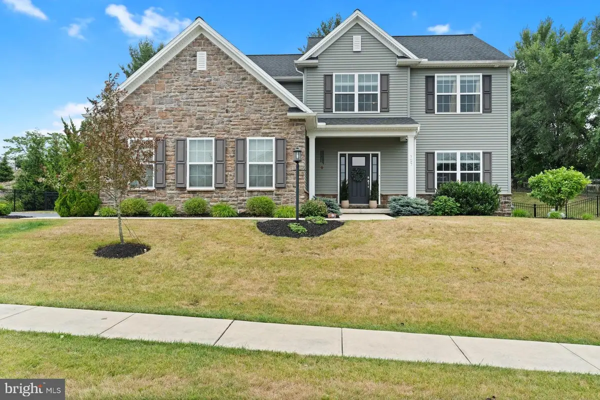 727 Christians Dr, Harrisburg, PA 17112 - #1