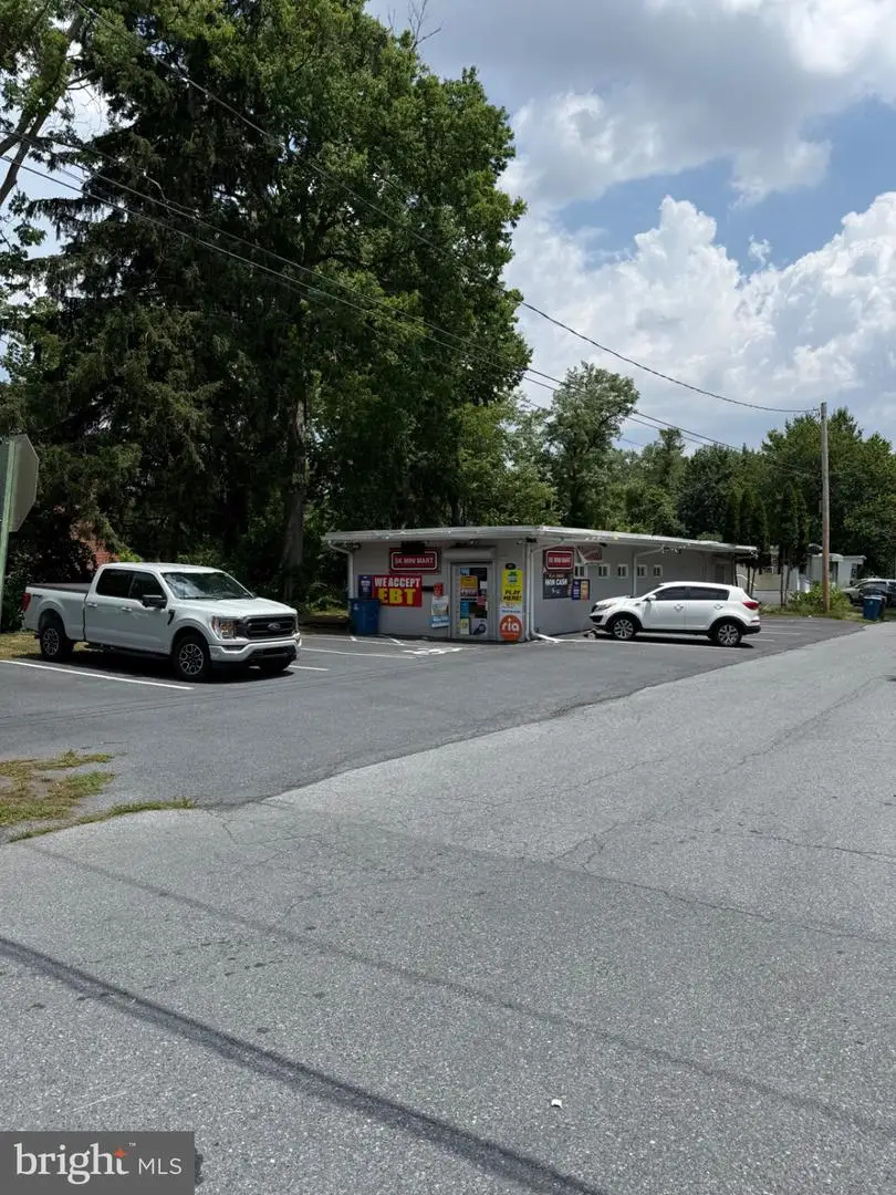 402 Willow St, Highspire, PA 17034 - #3
