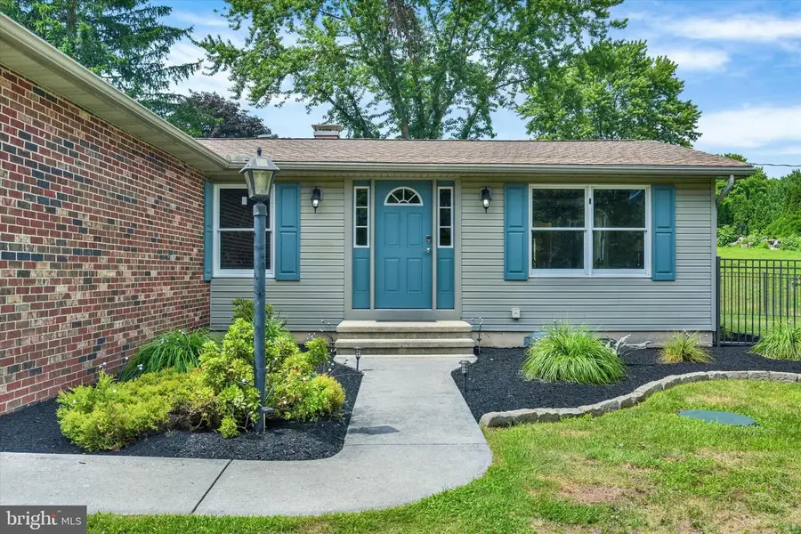 120 Denison Dr, Dauphin, PA 17018 - #2