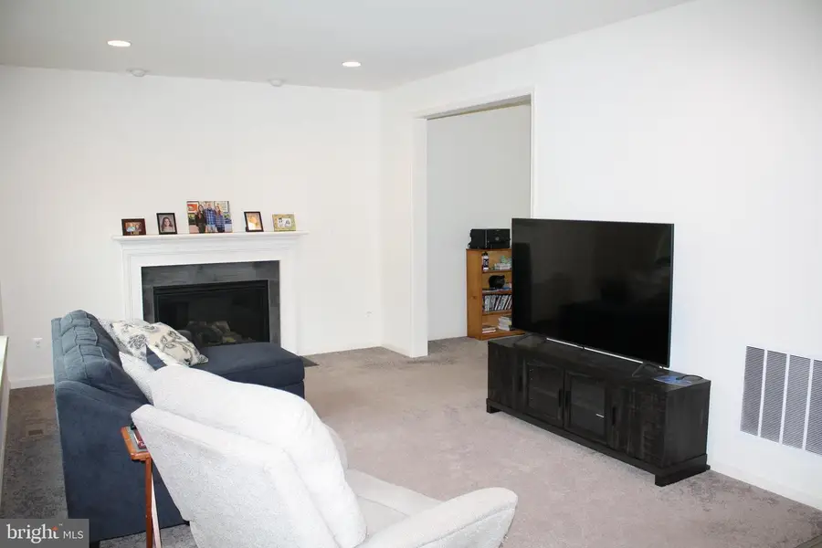 7204 Hidden Meadow Ln, Harrisburg, PA 17112 - #2
