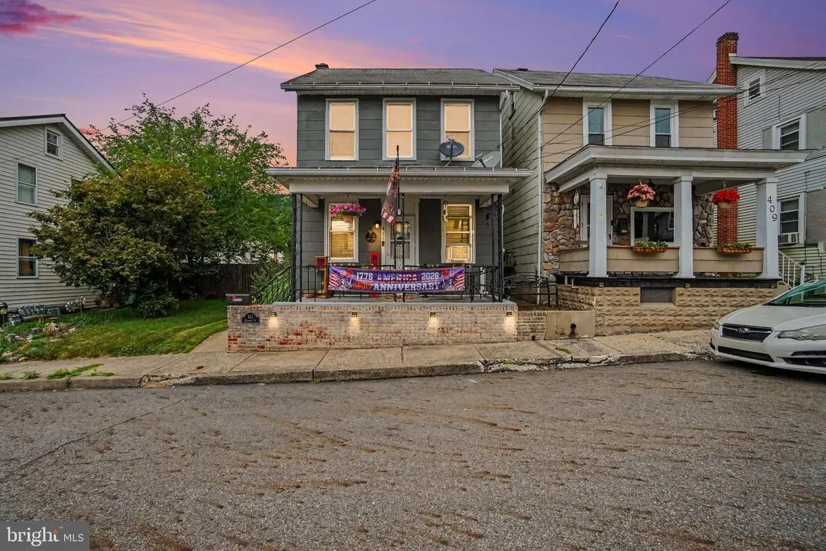 411 Elizabeth St, Williamstown, PA 17098 - #1