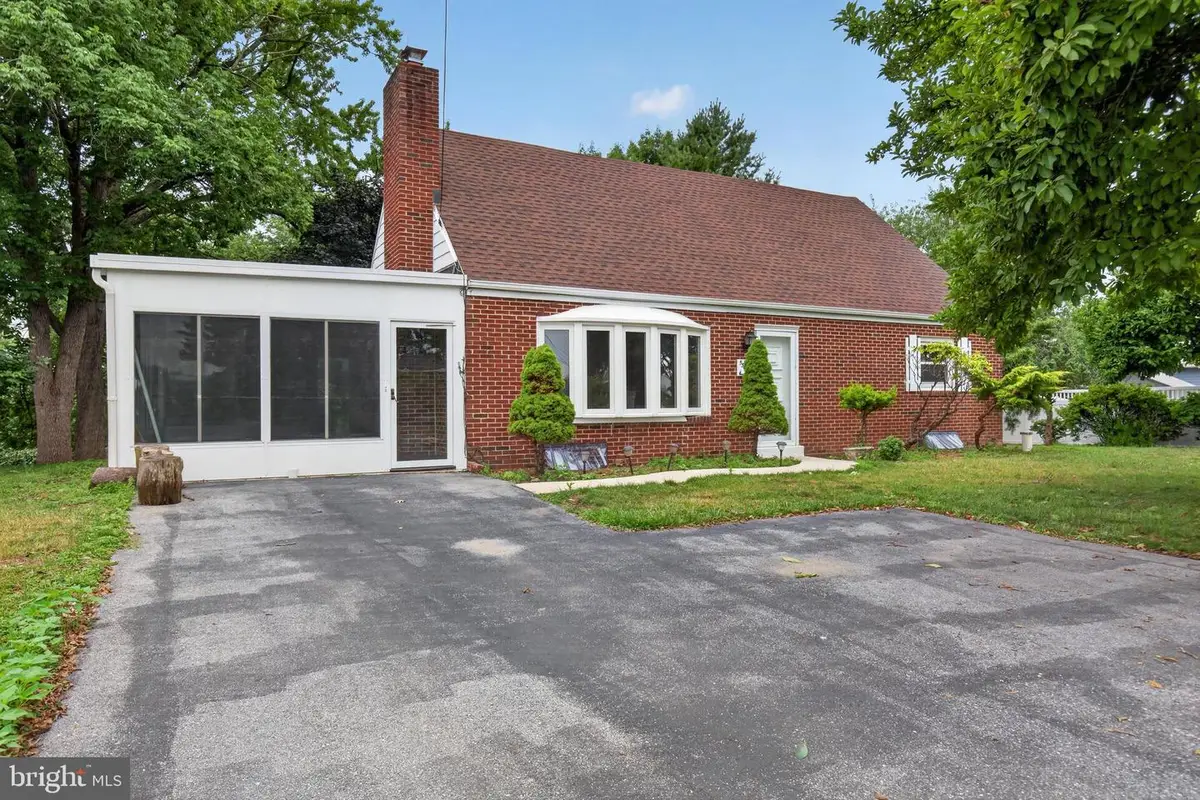 5595 Arminda St, Harrisburg, PA 17109 - #1